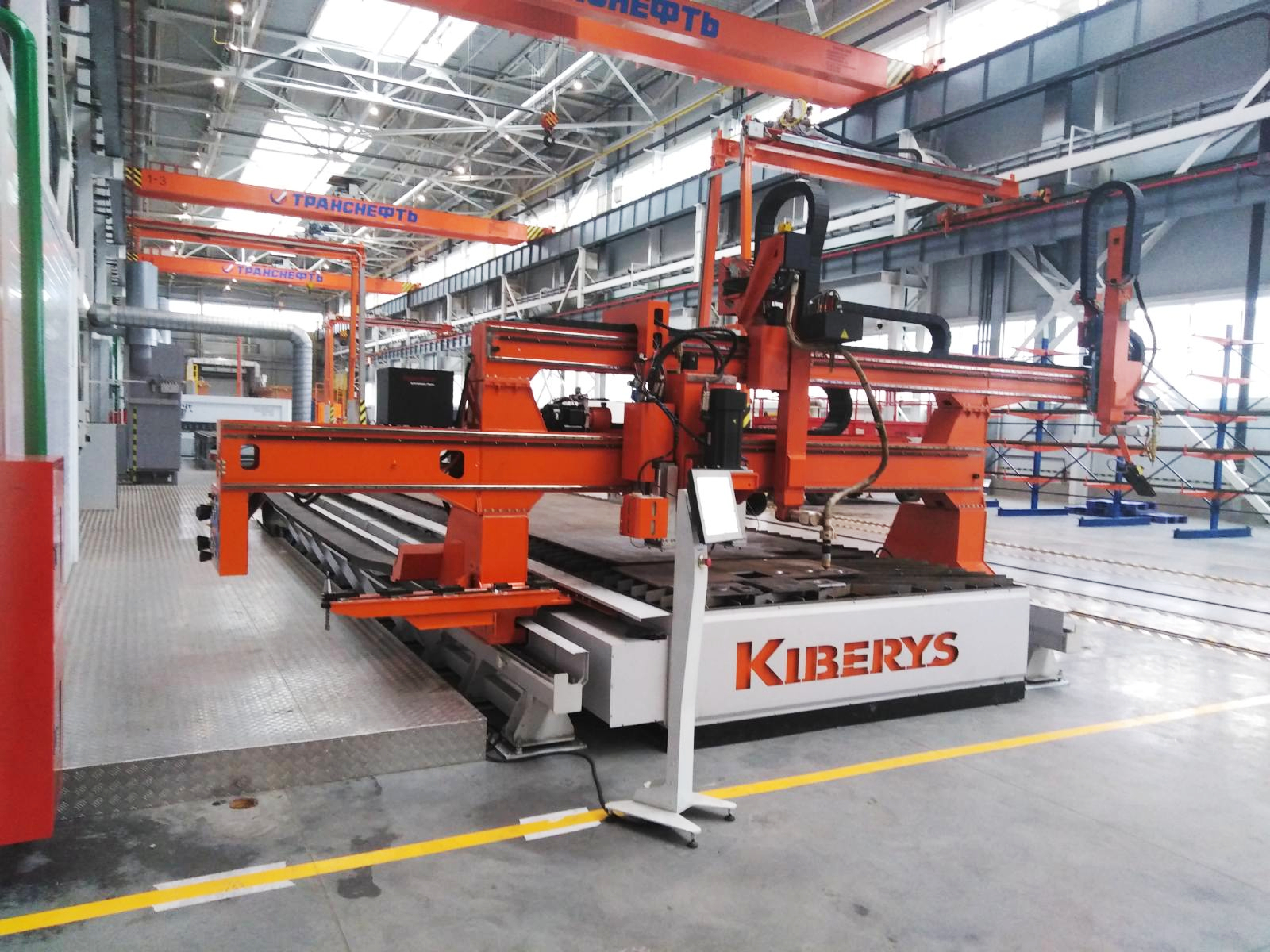 KBRCUT HD5 - 5 Axes robotic system for plasma and oxy-fuel cutting of pipes